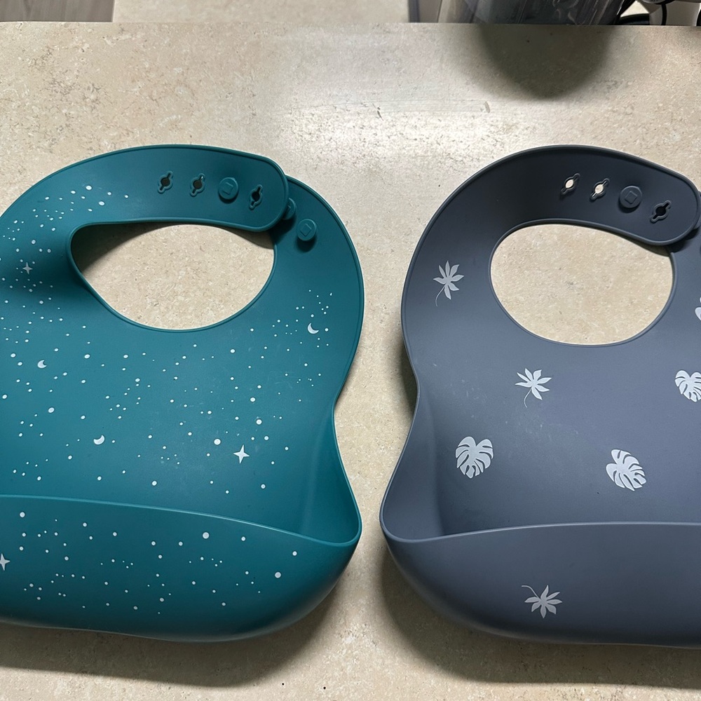 Moonkie set of Silicone Baby Bibs - Teal and Gray